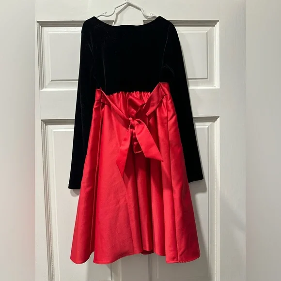 Kids Special Occasion Dress - Perfect for Christmas! Size 8 - Picture 2 of 6